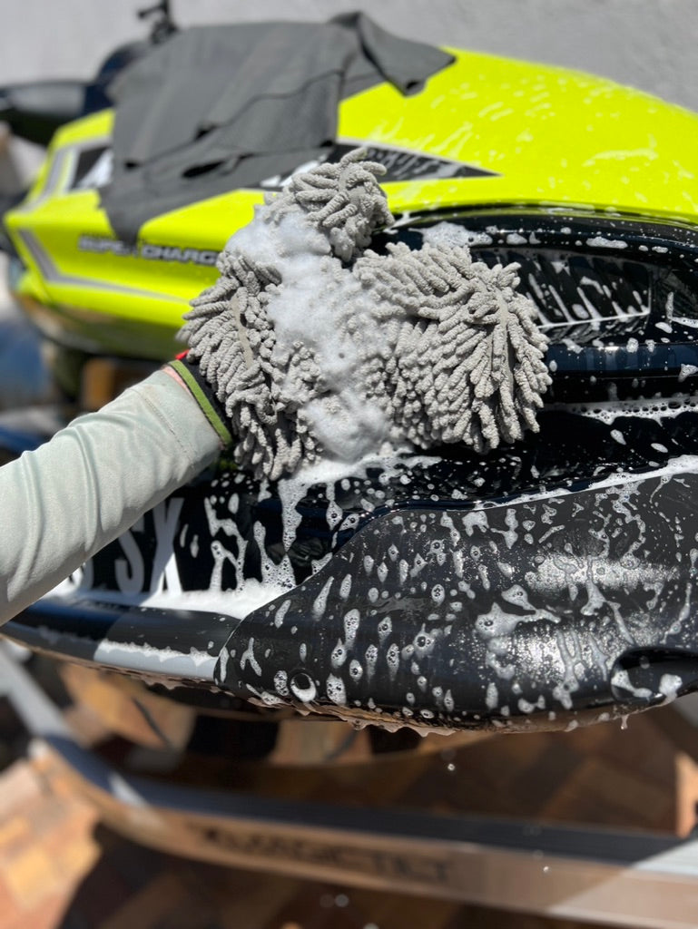 WOWmitt® Wash Mitt - The First & Only Multi-Patented Wash Mitt With A Secret Weapon - The Scrubfinger! ONLY $7.98 Each For 2+ Or $9.97 for One!