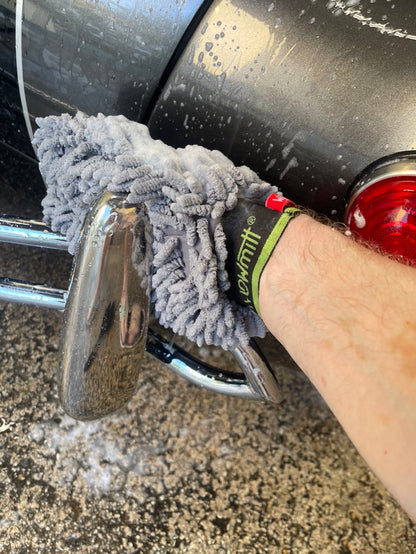 WOWmitt® Wash Mitt - The First & Only Multi-Patented Wash Mitt With A Secret Weapon - The Scrubfinger! ONLY $7.98 Each For 2+ Or $9.97 for One!