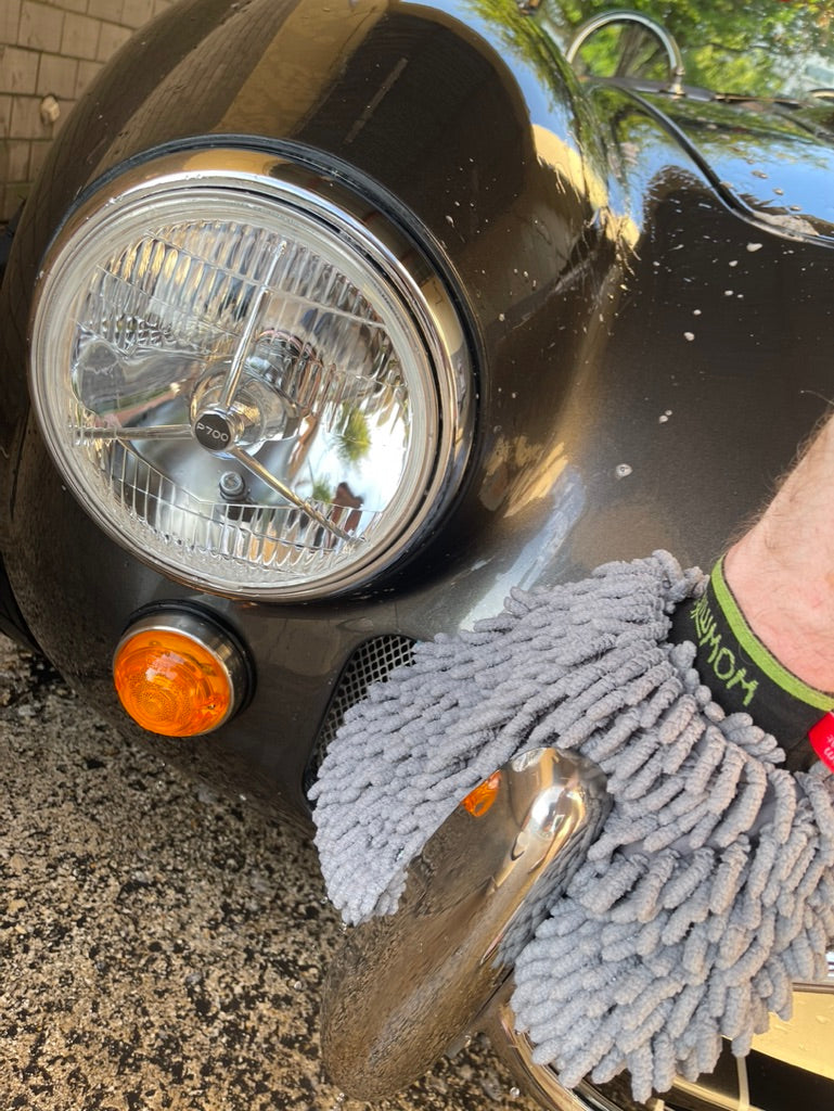 WOWmitt® Wash Mitt - The First & Only Multi-Patented Wash Mitt With A Secret Weapon - The Scrubfinger! ONLY $7.98 Each For 2+ Or $9.97 for One!