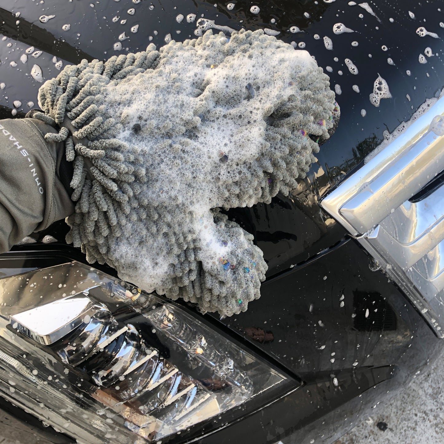 WOWmitt® Wash Mitt - The First & Only Multi-Patented Wash Mitt With A Secret Weapon - The Scrubfinger! ONLY $7.98 Each For 2+ Or $9.97 for One!