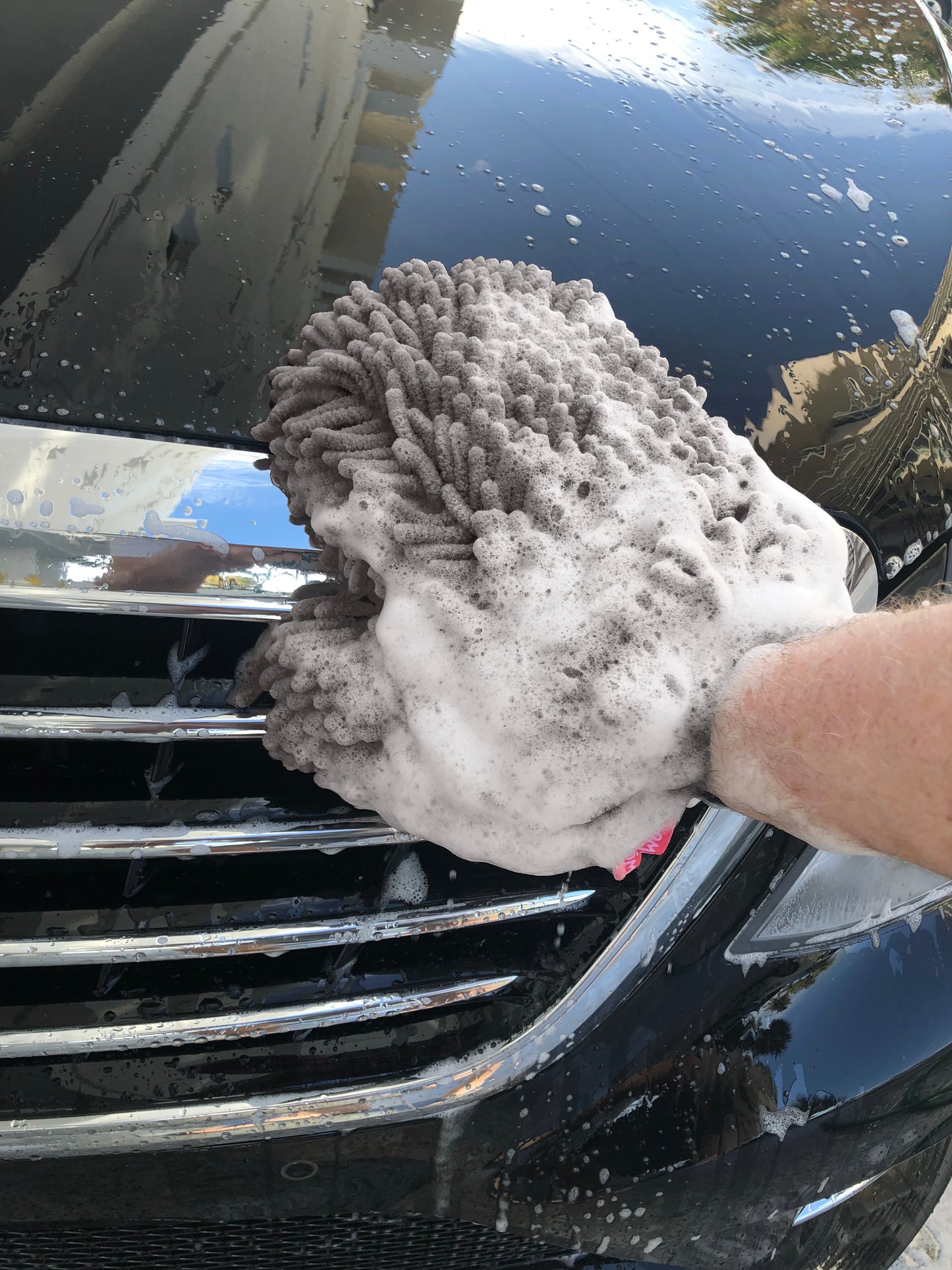WOWmitt® Wash Mitt - The First & Only Multi-Patented Wash Mitt With A Secret Weapon - The Scrubfinger! ONLY $7.98 Each For 2+ Or $9.97 for One!